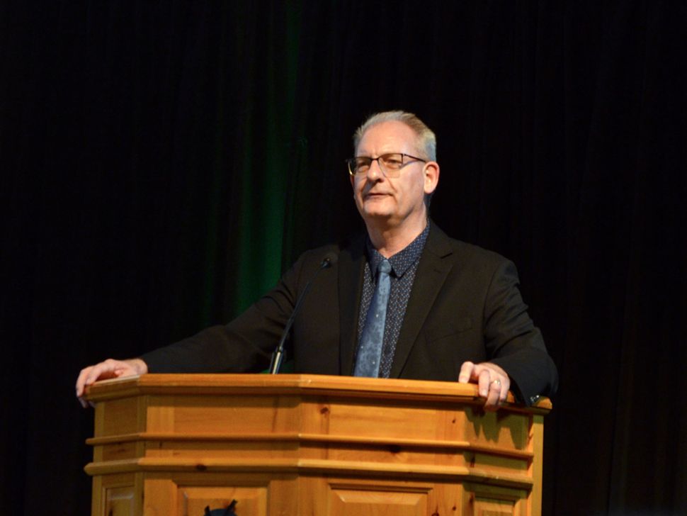 MHV Executive Director Robert Goertzen speaking to the guests at the 61st Gala event.